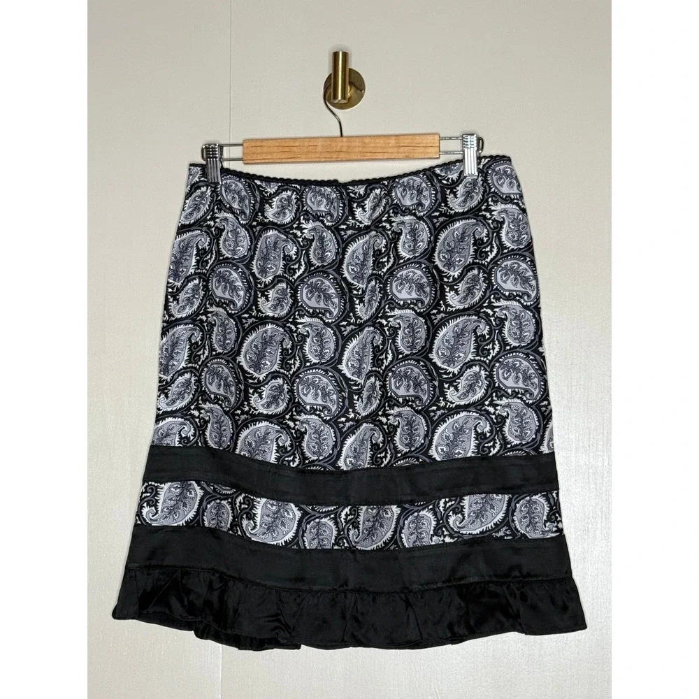 Nanette Lepore Silk Paisley Skirt Black White Satin Trim Ruffle Hem‎ Size 8 USA